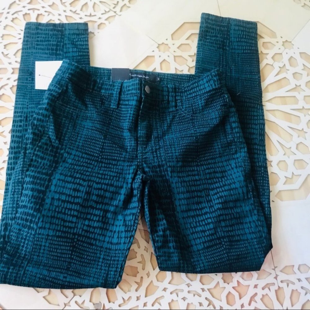 Calvin Klein jeans a black Nad Green Animal Print Skinny Jean Pants Woman size 6